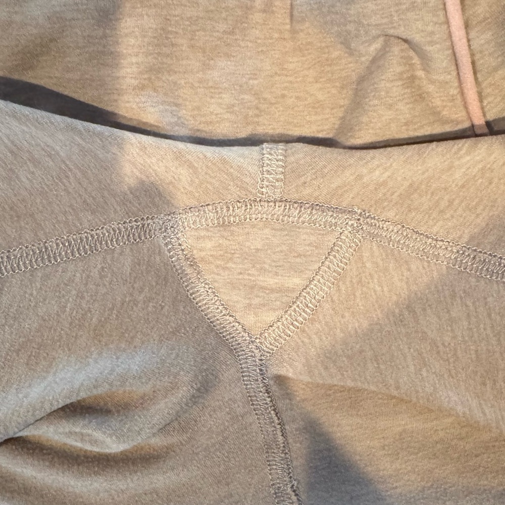 Beyond Yoga Spacedye Pipe Up High Waisted Midi Legging in Chai - Size XS - Picture 7 of 7